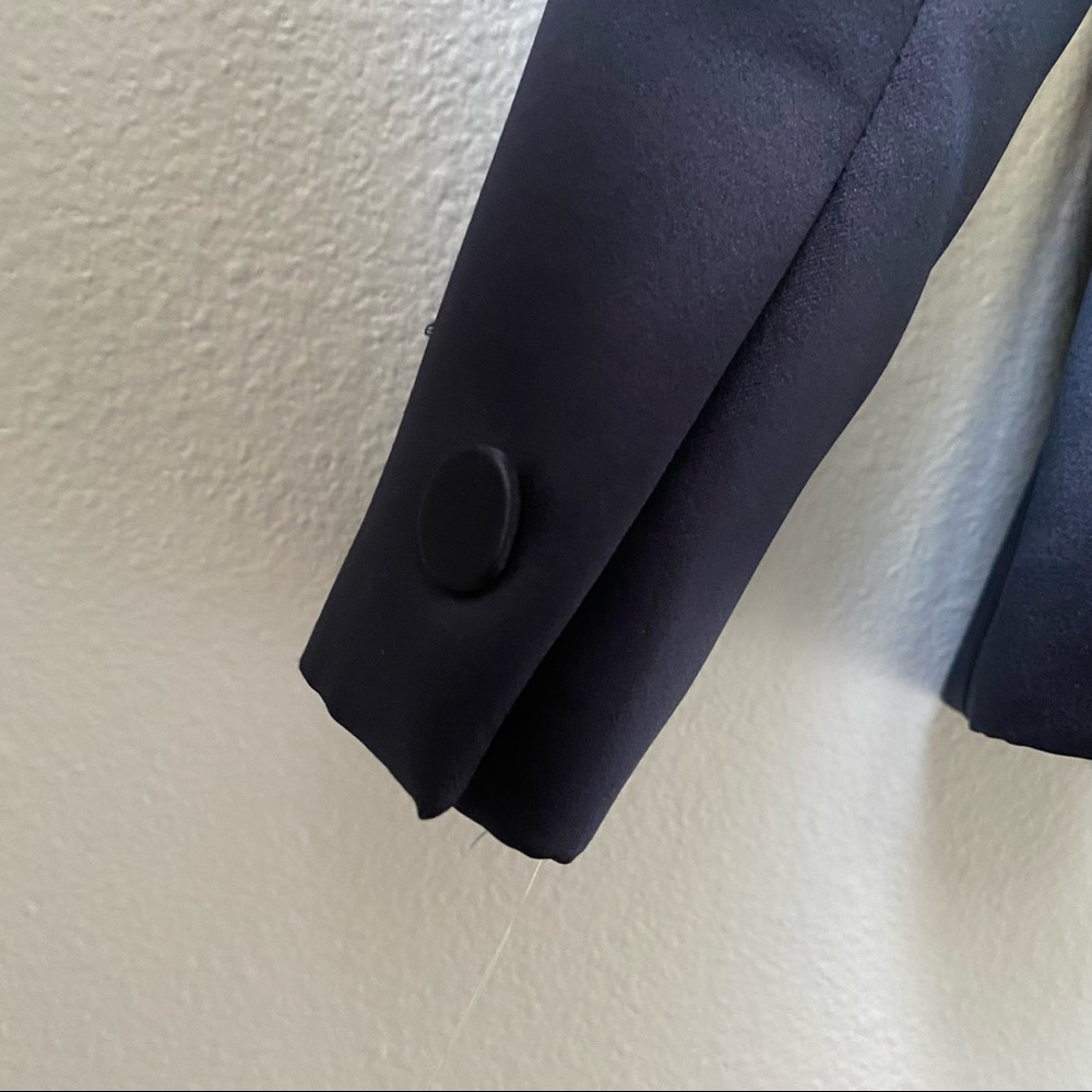 087. Tahari 2- Piece Blazer and Matching Top Set - Picture 3 of 16